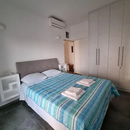 Barewake's Place 1 Spacious Cycladic And Seaside View South Paros Alikí